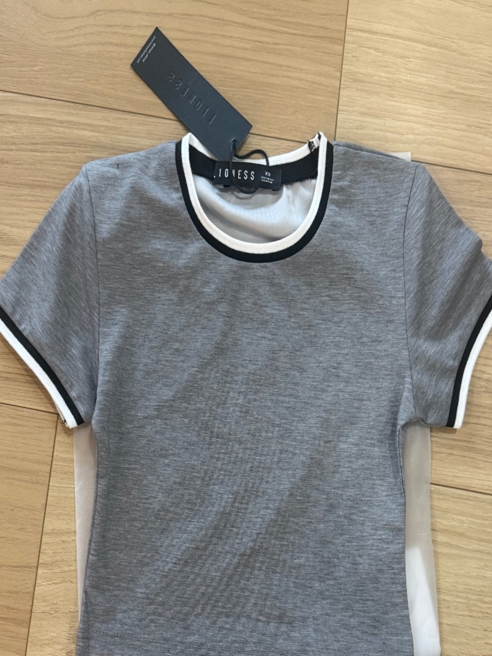 Lioness grey crop top